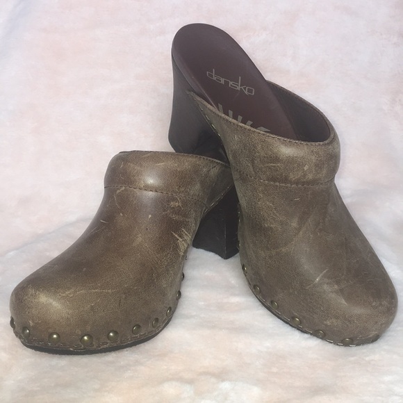 Dansko Brown Distressed Clogs Mules Heels - Picture 4 of 11